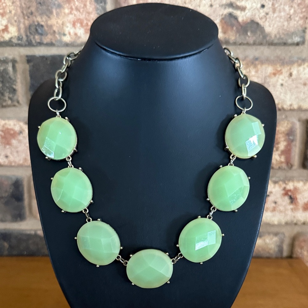 Premier Designs Green faceted cabochon gold tone statement necklace